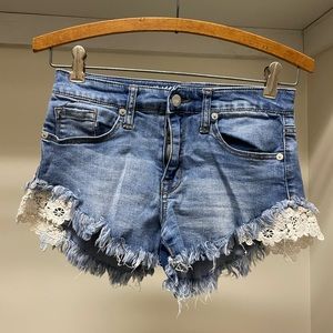 Blue Jean Shorts Flower Crochet sides